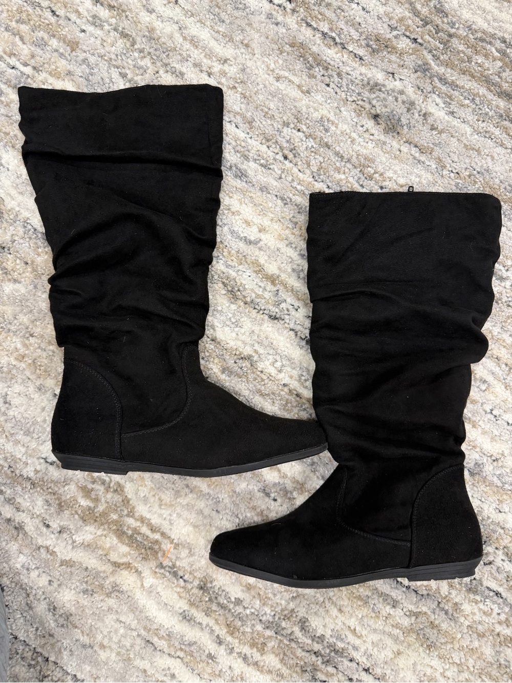 Black Women's Slouchy Knee-High Boots - Classic Everyday Style